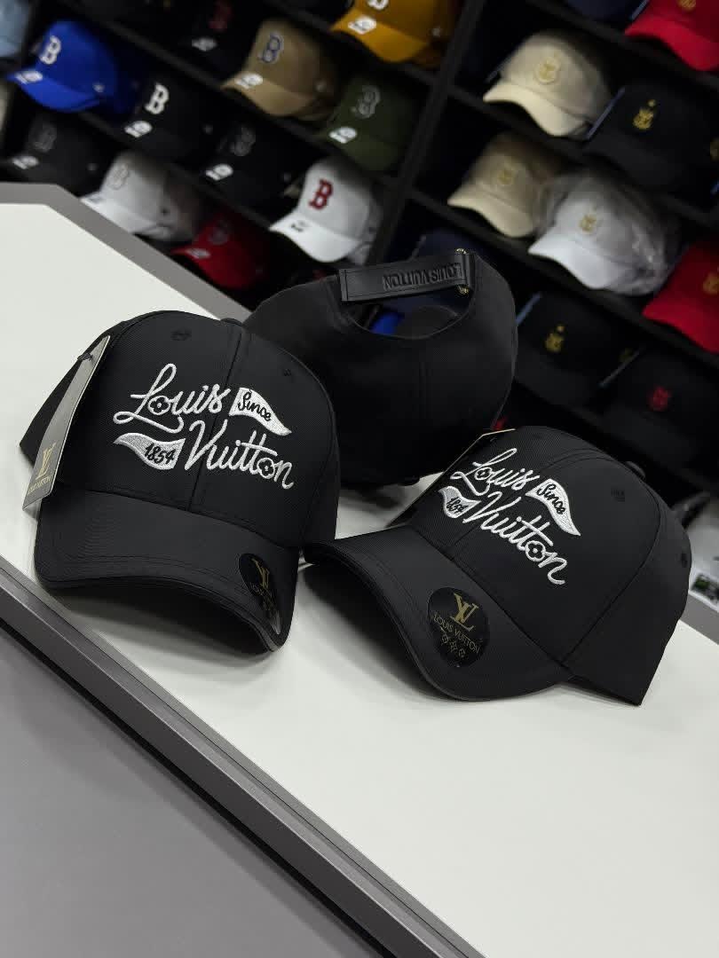 Boné Louis Vuitton preto em Floriano-PI