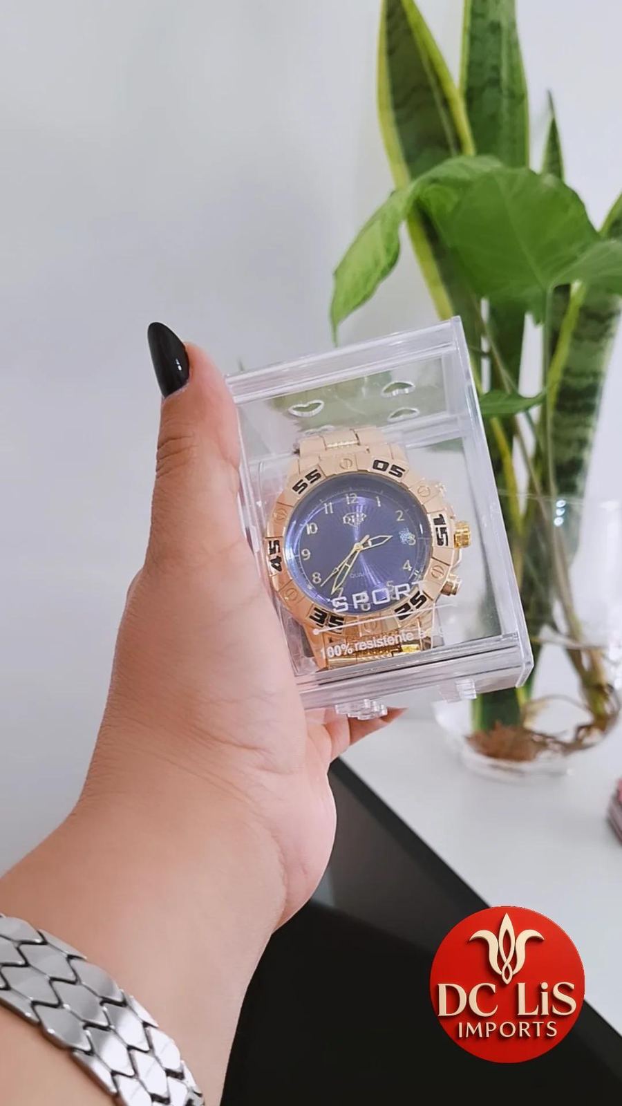 Relógio Sport dourado fundo azul em Floriano-PI